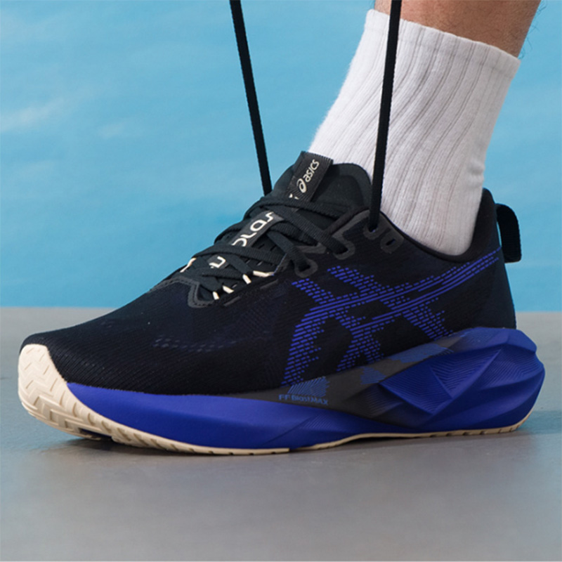 Asics NOVABLAST 5 Zwart Koning - Badminton Victory recensie en prijs